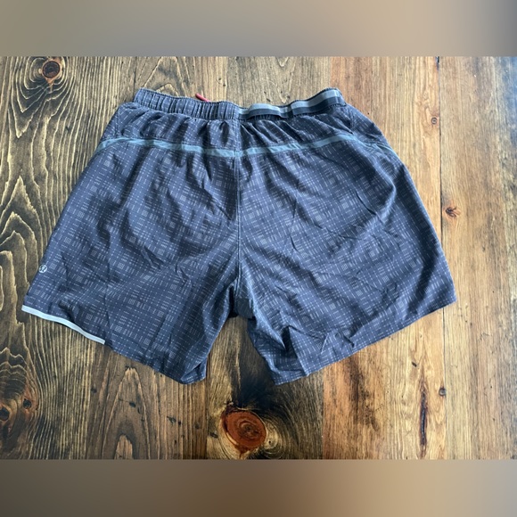 Lululemon swim shorts - Picture 2 of 8